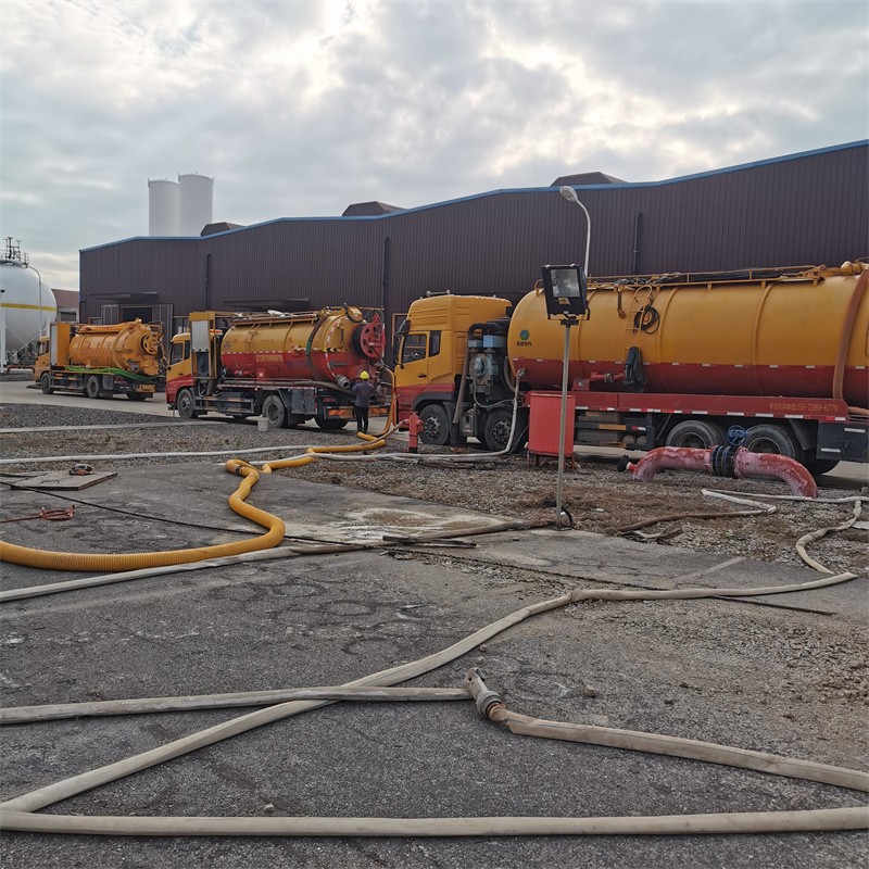 平南污水池清理