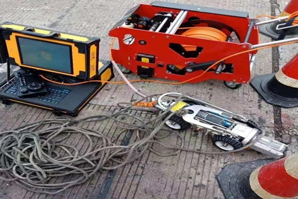 平南CCTV管道检测机器人